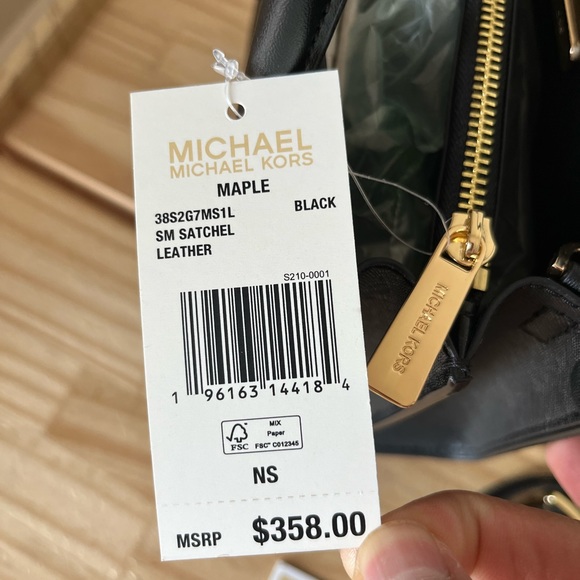 🌼Michael Kors Purse - Picture 7 of 13